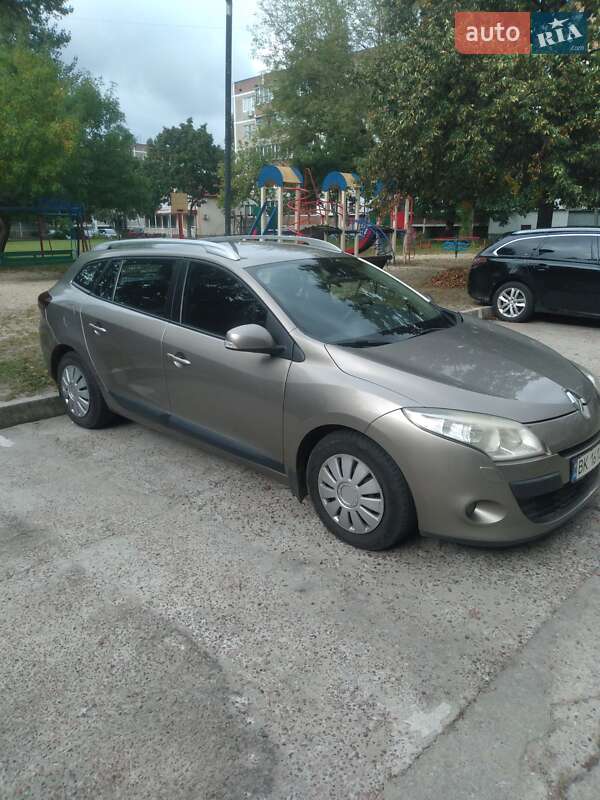 Універсал Renault Megane 2010 в Вараші