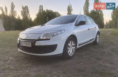 Хэтчбек Renault Megane 2012 в 