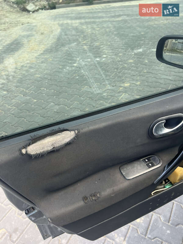 Седан Renault Megane 2006 в Києві фото 12 Седан Renault Megane 2006 в Києві