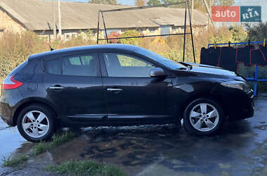 Хэтчбек Renault Megane 2011 в 