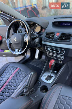 Хэтчбек Renault Megane 2011 в 