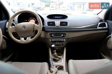 Хэтчбек Renault Megane 2009 в 