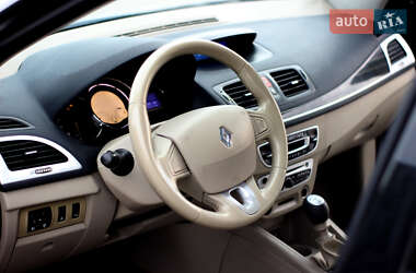 Хэтчбек Renault Megane 2009 в 