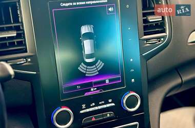 Седан Renault Megane 2018 в 