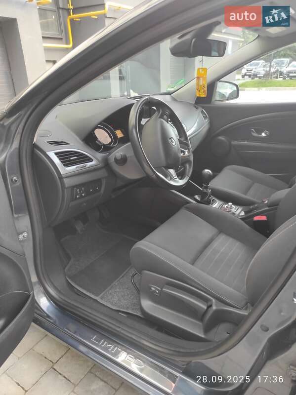 Универсал Renault Megane 2015 в Ивано-Франковске фото 13 Универсал Renault Megane 2015 в Ивано-Франковске