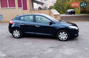 Хэтчбек Renault Megane 2010 в 