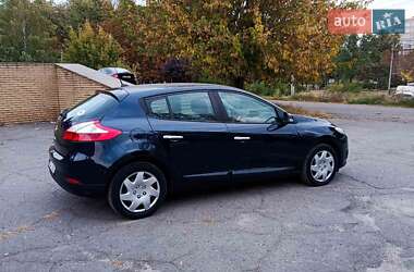 Хэтчбек Renault Megane 2010 в 