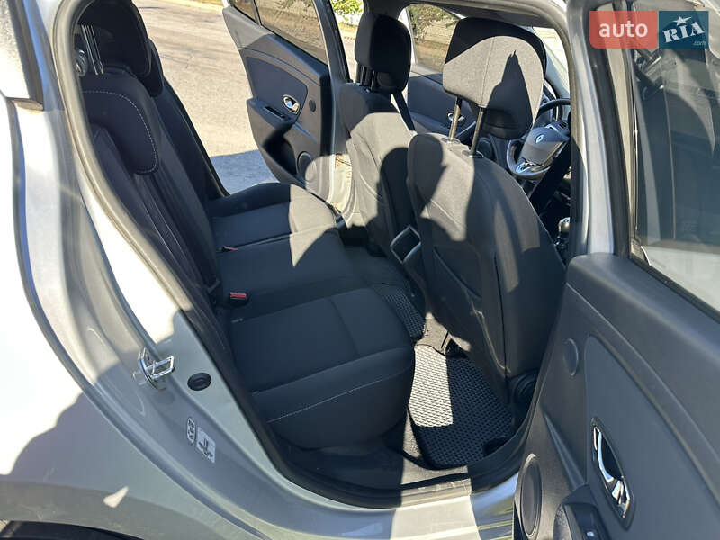 Хэтчбек Renault Megane 2013 в Кременчуге фото 14 Хэтчбек Renault Megane 2013 в Кременчуге