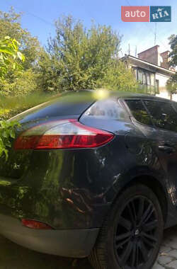 Хэтчбек Renault Megane 2010 в 