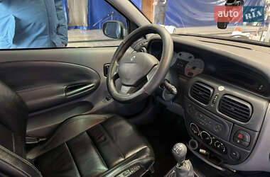 Купе Renault Megane 2000 в 