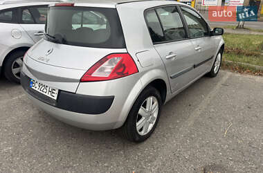 Хэтчбек Renault Megane 2005 в 