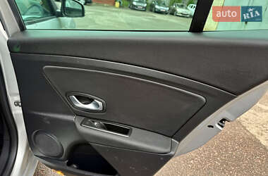Хэтчбек Renault Megane 2009 в 
