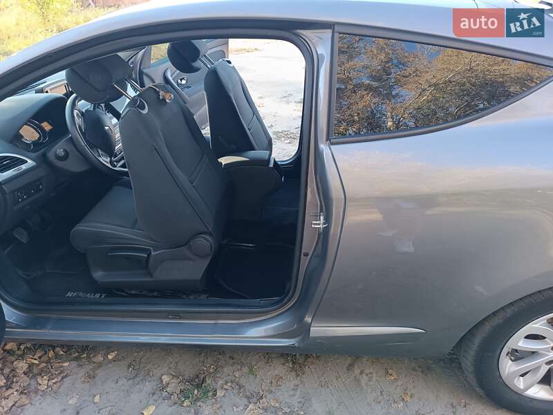 Купе Renault Megane 2012 в Киеве фото 10 Купе Renault Megane 2012 в Киеве