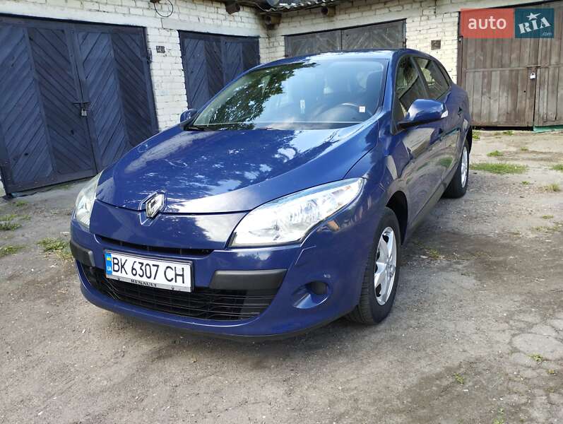 Универсал Renault Megane 2010 в Остроге