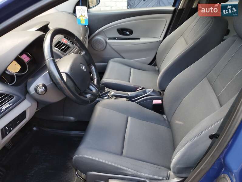 Универсал Renault Megane 2010 в Остроге