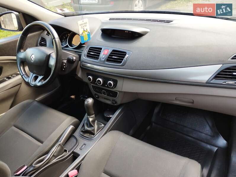 Универсал Renault Megane 2010 в Остроге