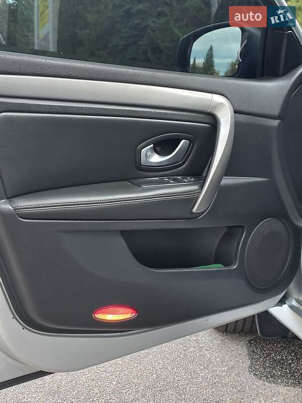 Універсал Renault Megane 2011 в Жовтих Водах фото 2 Універсал Renault Megane 2011 в Жовтих Водах