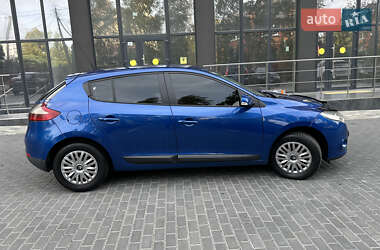 Хетчбек Renault Megane 2010 в 
