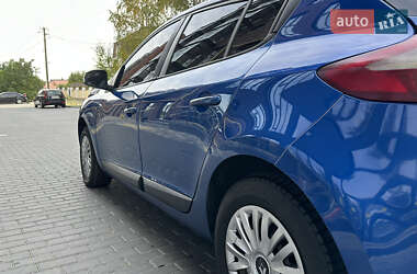 Хетчбек Renault Megane 2010 в 