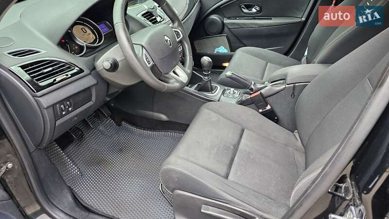 Универсал Renault Megane 2011 в Ивано-Франковске фото 7 Универсал Renault Megane 2011 в Ивано-Франковске