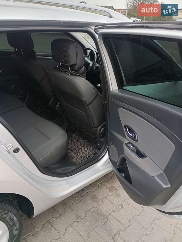 Универсал Renault Megane 2013 в Староконстантинове фото 28 Универсал Renault Megane 2013 в Староконстантинове
