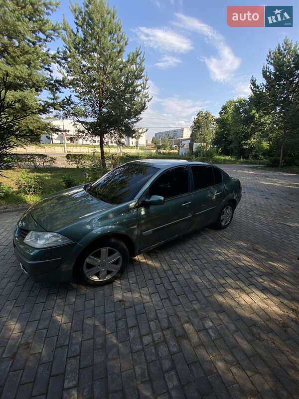 Седан Renault Megane 2006 в Дергачах
