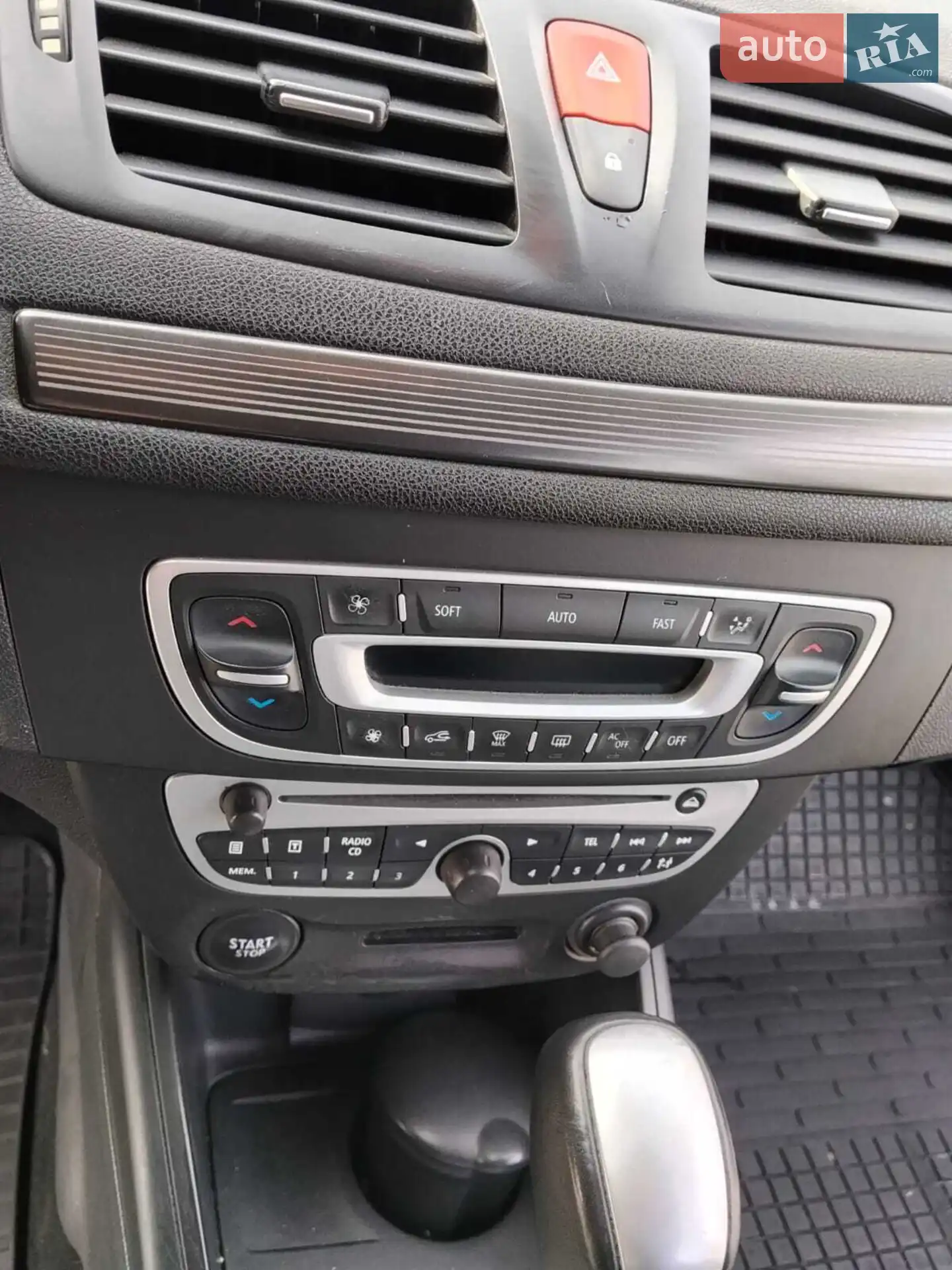 2010 Renault Megane - мініатюра 22