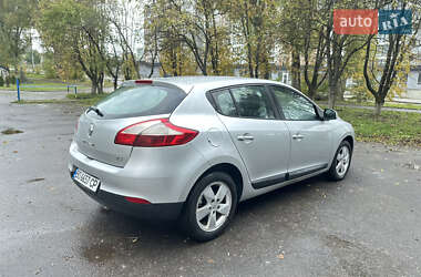 Хетчбек Renault Megane 2011 в 