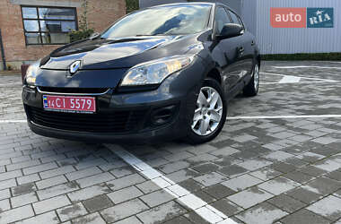 Хэтчбек Renault Megane 2012 в 
