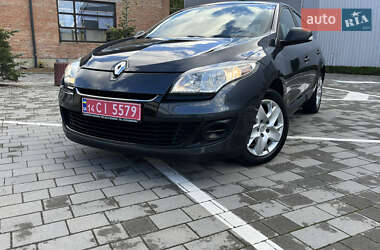 Хэтчбек Renault Megane 2012 в 