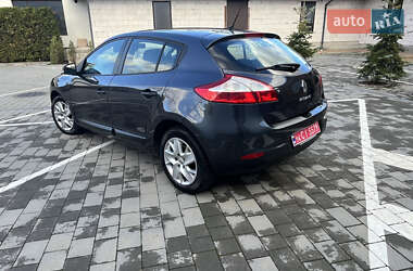 Хэтчбек Renault Megane 2012 в 