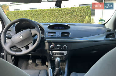 Хэтчбек Renault Megane 2012 в 