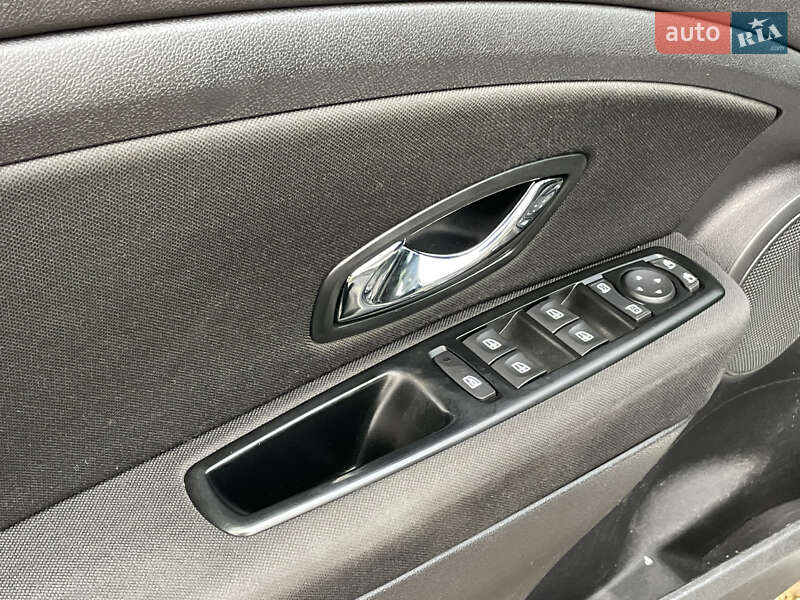 Універсал Renault Megane 2015 в Києві фото 23 Універсал Renault Megane 2015 в Києві