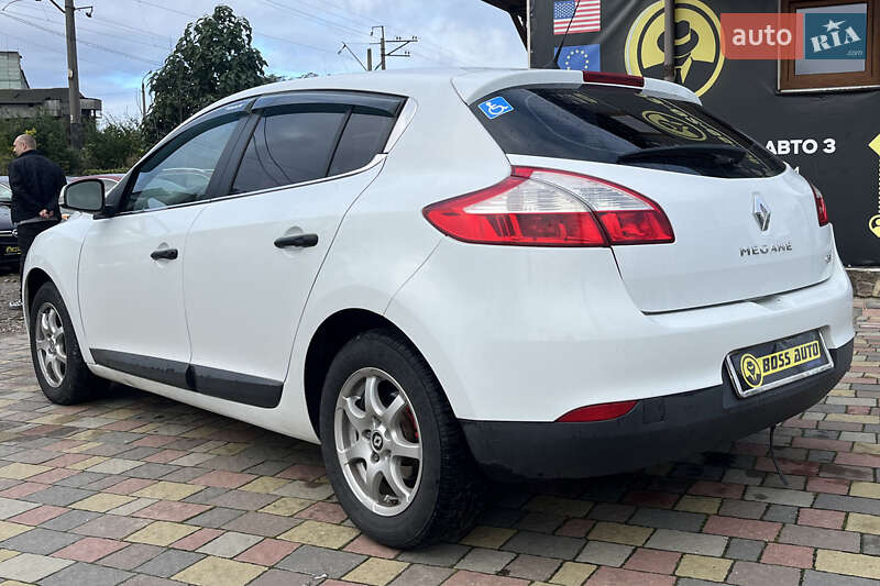 Хетчбек Renault Megane 2011 в Стрию фото 5 Хетчбек Renault Megane 2011 в Стрию