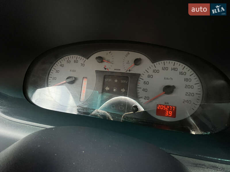 Купе Renault Megane 2002 в Черновцах