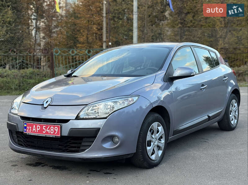 Хетчбек Renault Megane 2010 в 