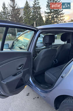 Хетчбек Renault Megane 2010 в 