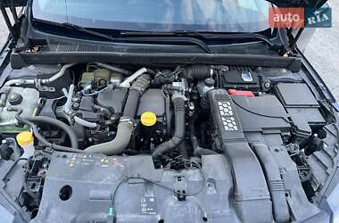 Універсал Renault Megane 2017 в  фото 32 Універсал Renault Megane 2017 в