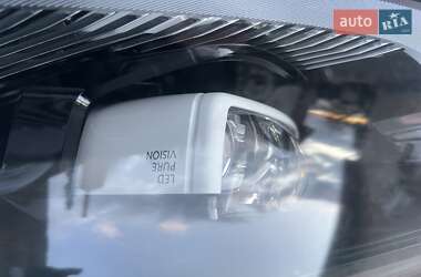Універсал Renault Megane 2017 в  фото 38 Універсал Renault Megane 2017 в