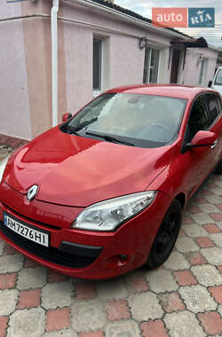 Хэтчбек Renault Megane 2010 в 