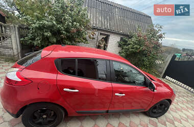 Хэтчбек Renault Megane 2010 в 