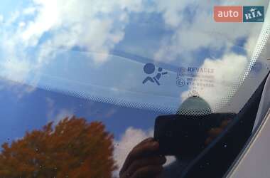Хетчбек Renault Megane 2010 в 