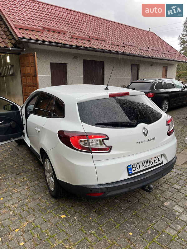 Универсал Renault Megane 2011 в Шумске