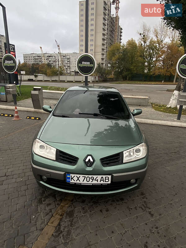 Седан Renault Megane 2006 в Дергачах