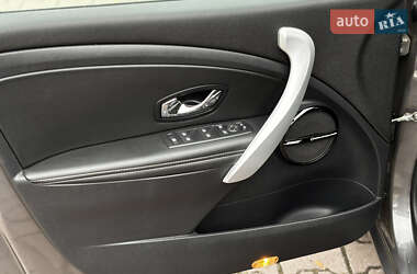 Універсал Renault Megane 2011 в  фото 17 Універсал Renault Megane 2011 в