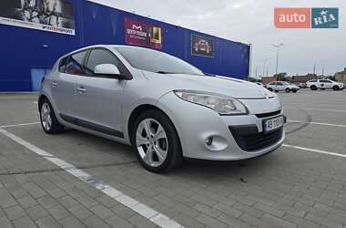 Хетчбек Renault Megane 2010 в 