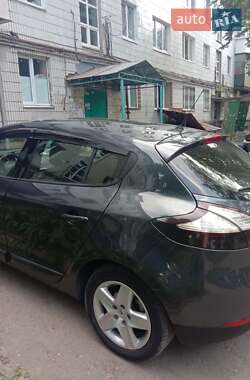 Хетчбек Renault Megane 2014 в  фото 6 Хетчбек Renault Megane 2014 в