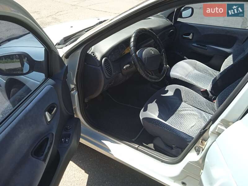 Седан Renault Megane 2003 в Черкасах фото 5 Седан Renault Megane 2003 в Черкасах