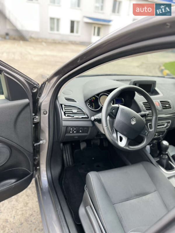 Хетчбек Renault Megane 2010 в Охтирці фото 4 Хетчбек Renault Megane 2010 в Охтирці