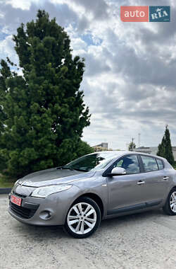 Хэтчбек Renault Megane 2010 в 